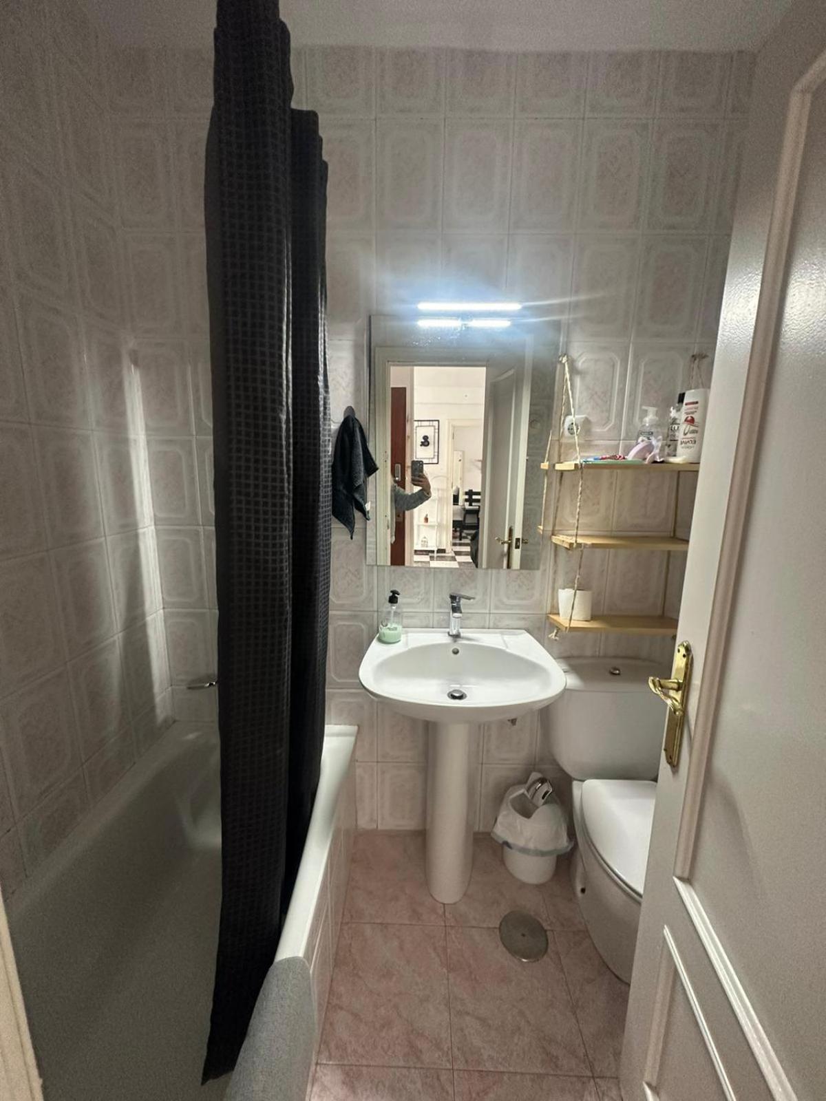 Privat bolig 3 - 3 Planta Sin Ascensor En Piso Compartido No Es Piso Entero! *